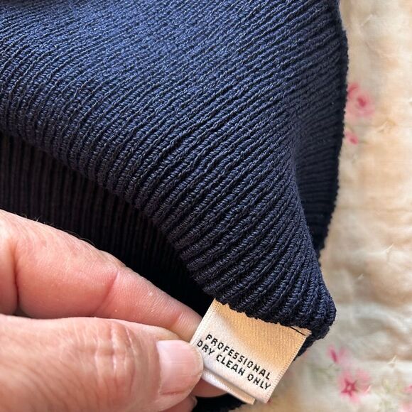 St. John Women's Navy Blue Knit Short Sleeve Top EUC XS FA07=Fall 2007 Collectio - Picture 4 of 9